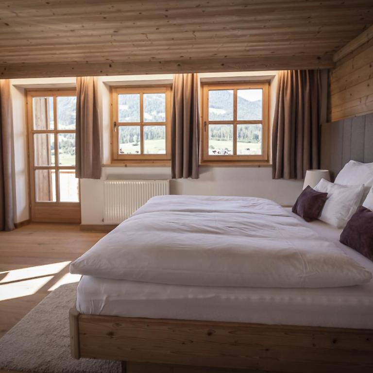 Farmhotel & Chalets Grosslehen - Superior Zimmer mit Kingsize-Bett - 5