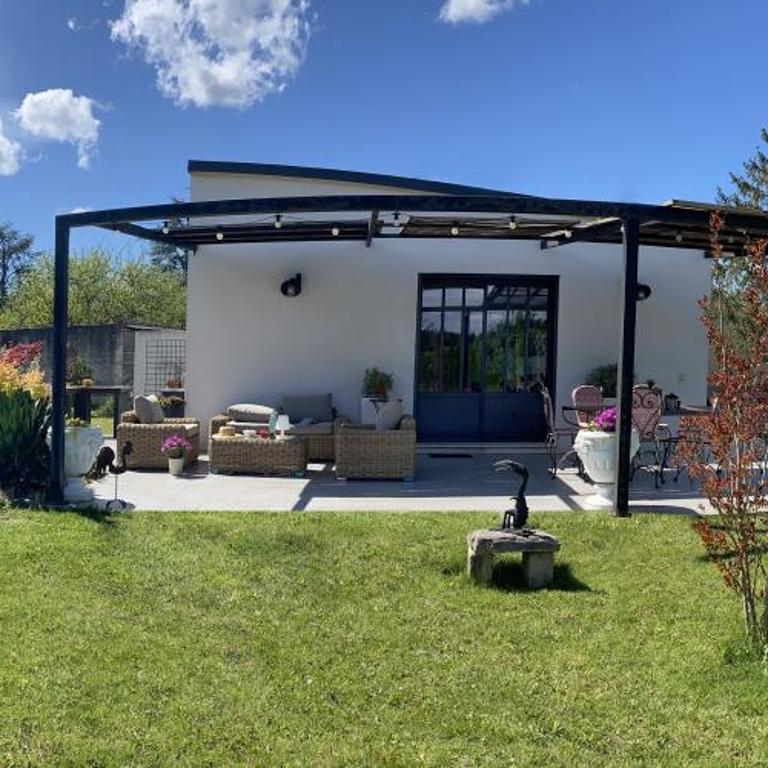 Le Galinié Chic'Art. Un bel Atelier avec Piscine - Maison 2 Chambres - 3