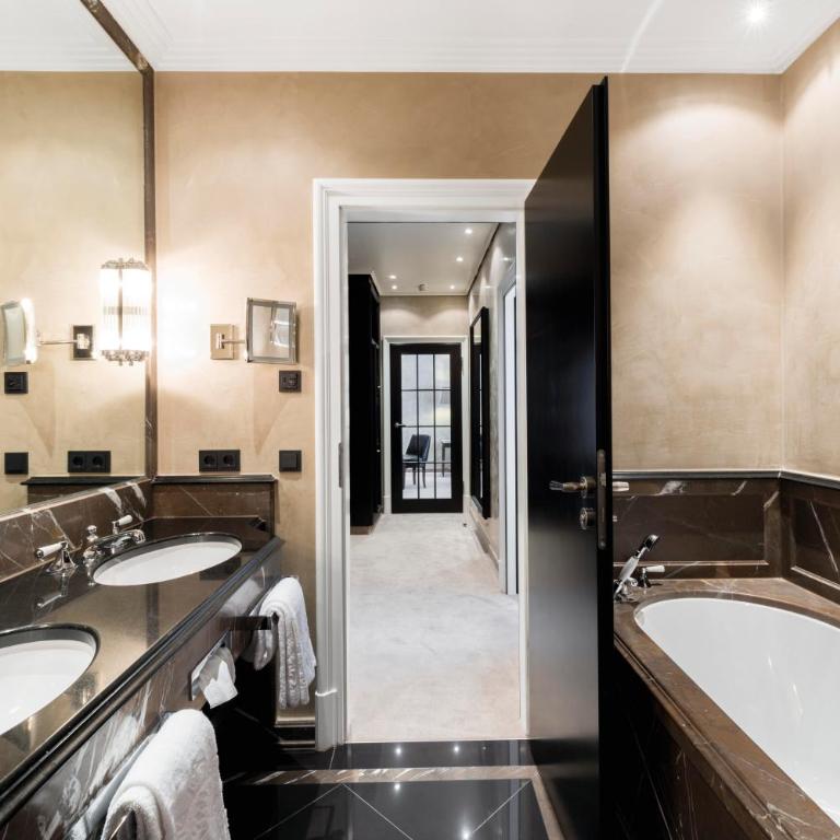 Hotel Bayerischer Hof - The Leading Hotels of the World - Junior Suite - 5