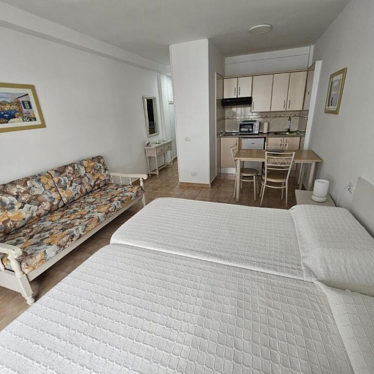Near the beach bus Playa Jardín - Apartamento de 1 dormitorio - 2