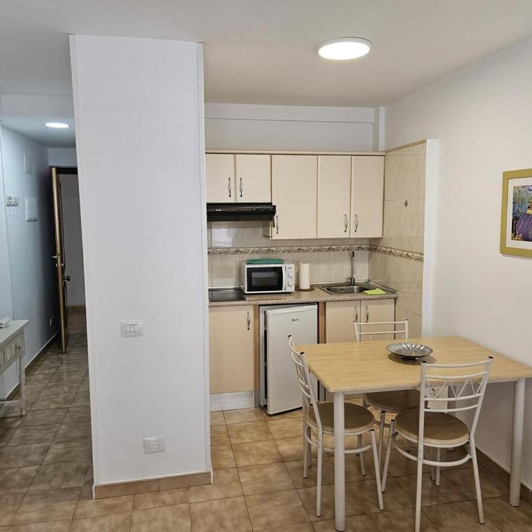 Near the beach bus Playa Jardín - Apartamento de 1 dormitorio - 8