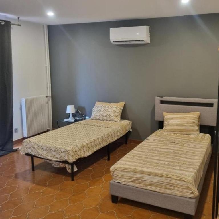 F3 ,appartement climatisé neuf, magnifique vue sur mer et aéroport, proche tram et gare sncf 1 min,aéroport 3 minutes, 3 rooms, new AC apartment, magnificent sea and airport views, close to tram and SNCF train station 1 min, airport 3 min - Apartment mit Meerblick - 2
