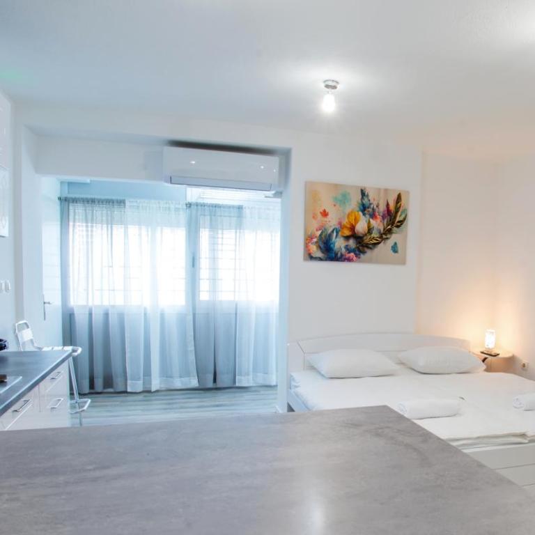 Denirom Apartments - Deluxe Studio - 9
