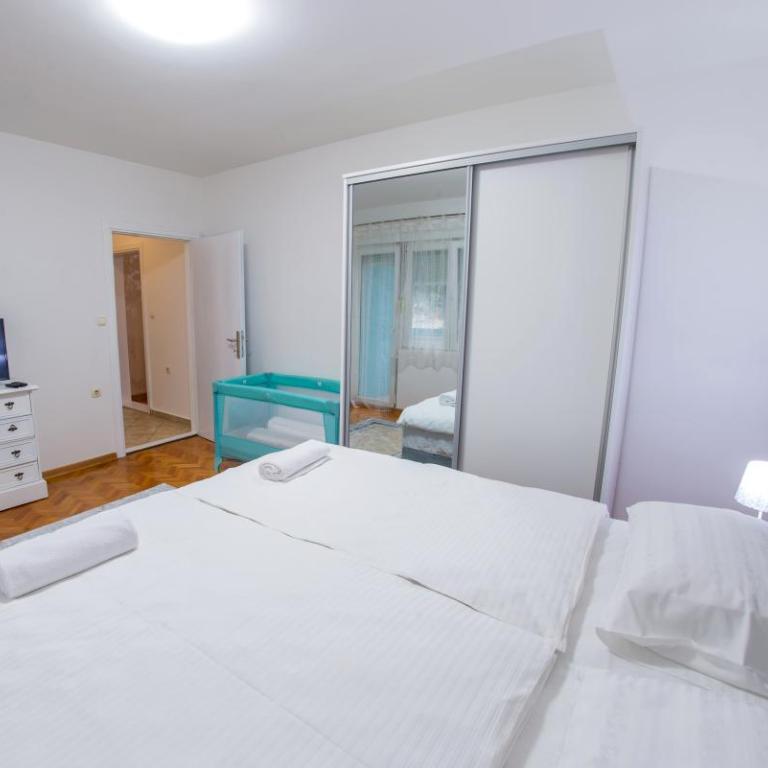 Denirom Apartments - One-Bedroom Apartment - 12