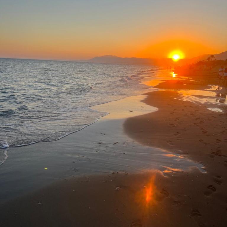 Wonderful apartment in Marbella Enjoy the fantastic views - Apartamento Estudio con vistas al mar - 3