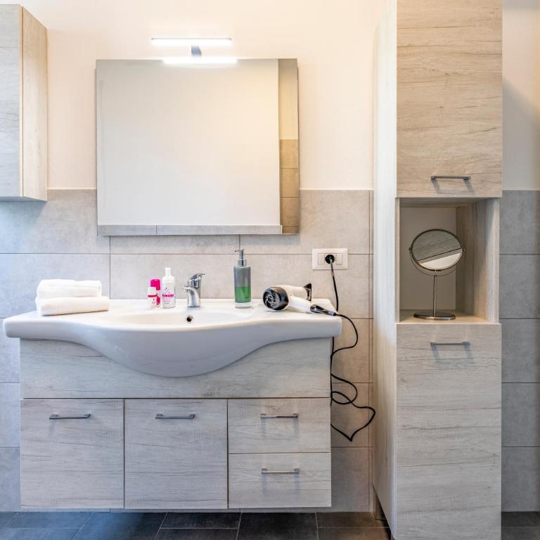 Appartamenti San Lorenzo Holidays - Appartamento con 2 Camere da Letto e Vista Lago - 36