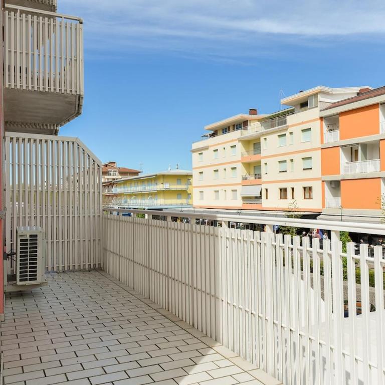 7 posti nel cuore dell'area pedonale con parcheggio - Three-Bedroom Apartment - 15