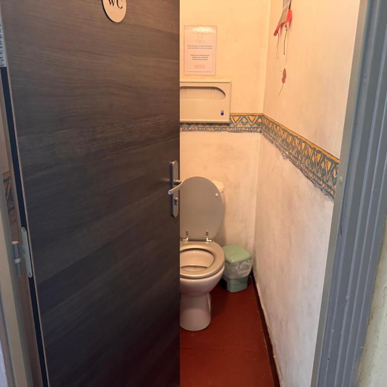 Le Chemin Neuf - Zweibettzimmer mit Gemeinschafts-WC - 1