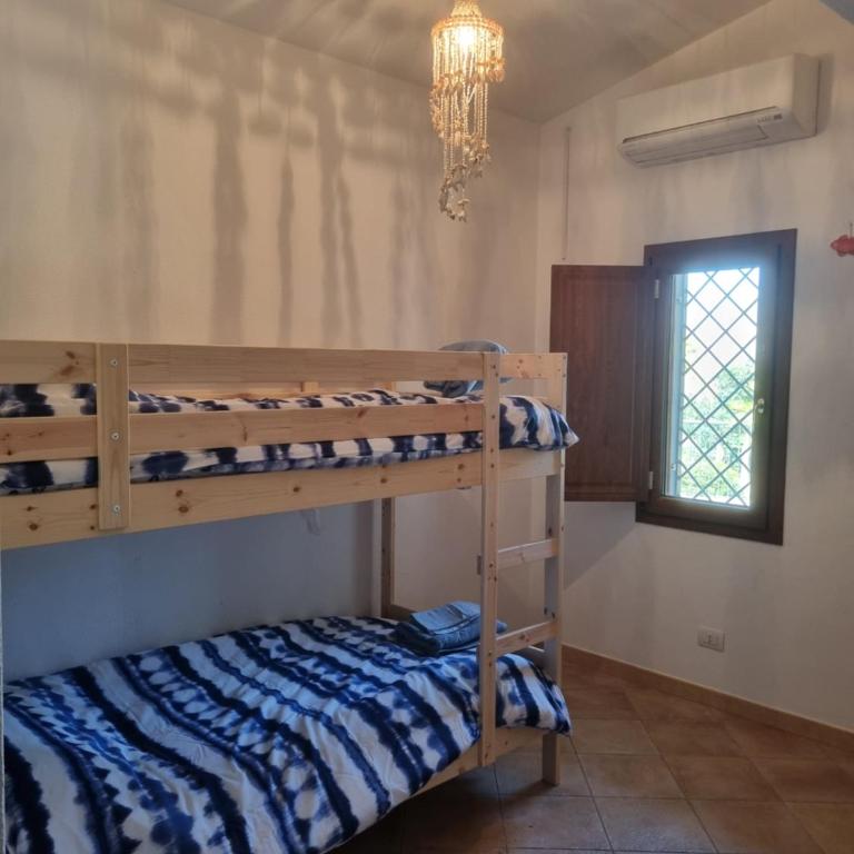 Villa with Pool, Garden and Sea View - Villa - 28