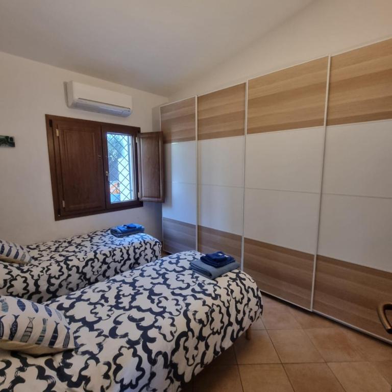 Villa with Pool, Garden and Sea View - Villa - 29