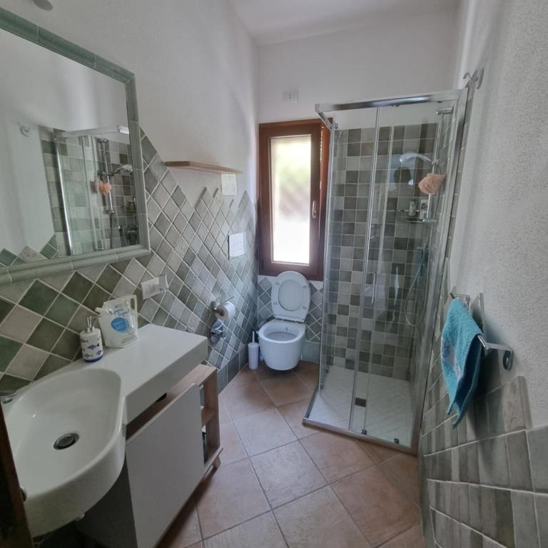 Villa with Pool, Garden and Sea View - Villa - 23