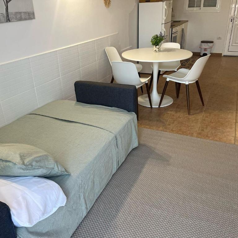 Vista Golf I - One-Bedroom Apartment - 21