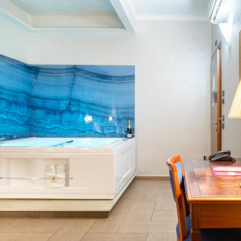 Hotel Flora - Suite con Vasca Idromassaggio - 18