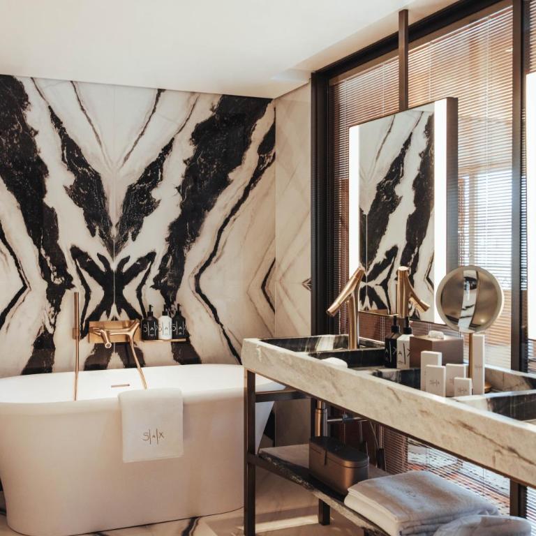 Hotel SAX Paris, LXR Hotels & Resorts - Hébergement Familial avec 3 Chambres Communicantes - 1