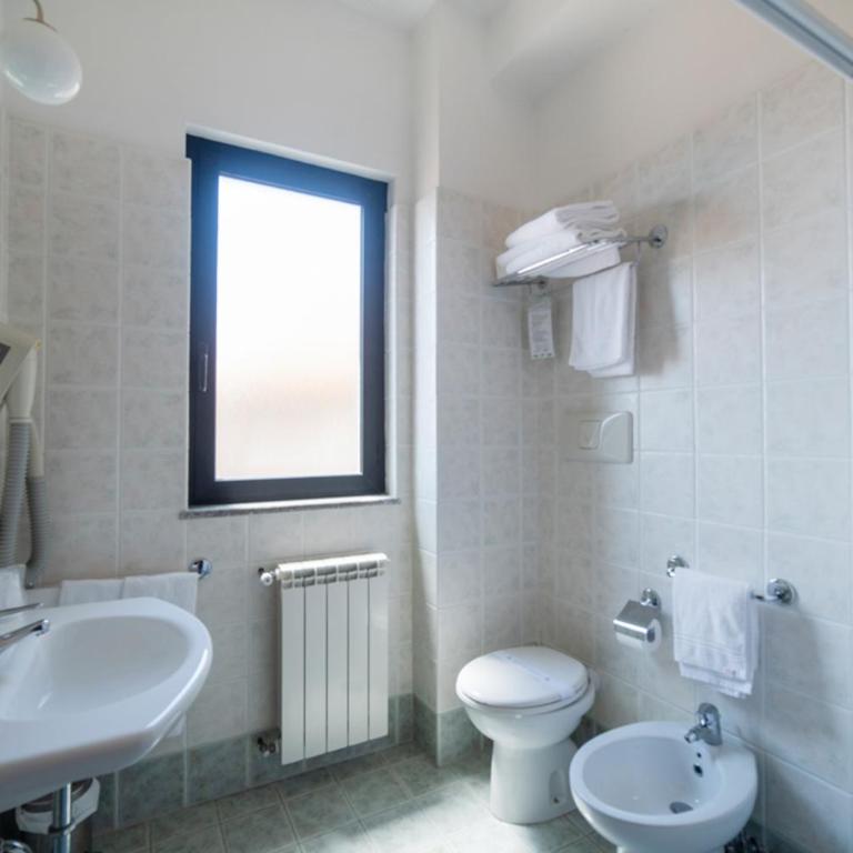 Hotel Italia & Lombardi - Standard Triple Room - 5