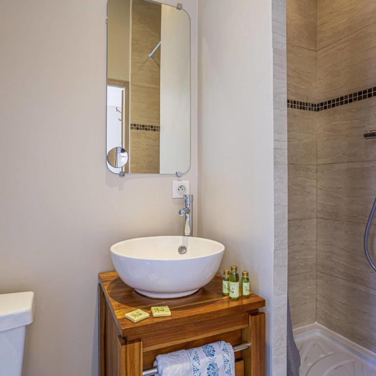 MY CASA - GUISOL - Typical Nice 3 Bedroom AC near Port - Appartement 3 Chambres - 19