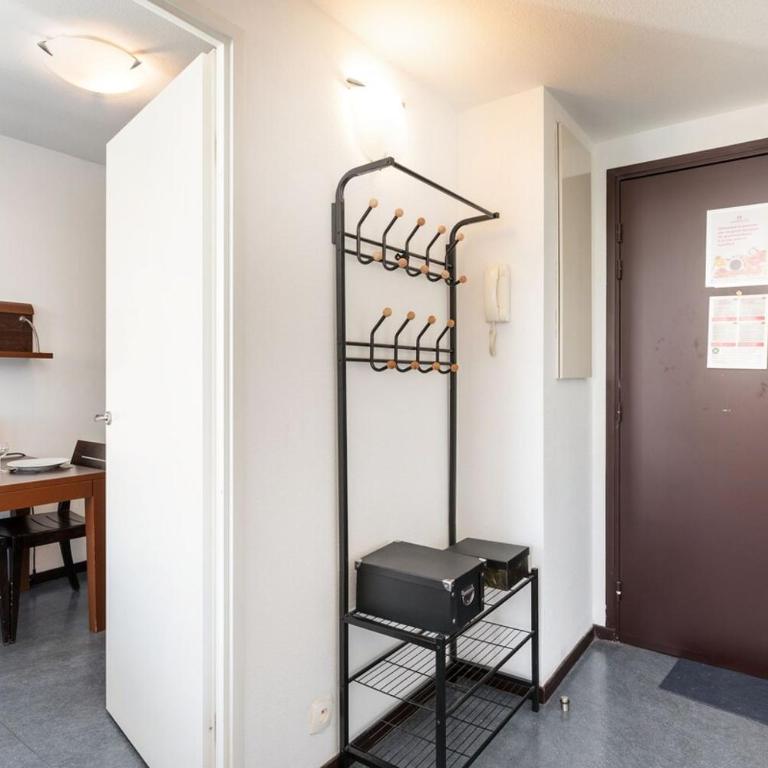le Valmy avec balcon - One-Bedroom Apartment - 4