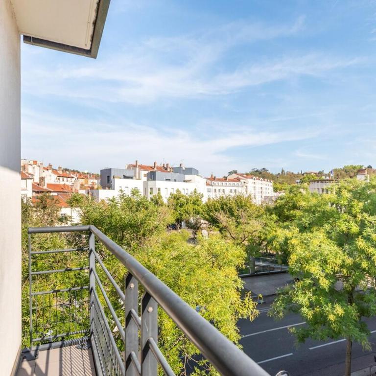 le Valmy avec balcon - One-Bedroom Apartment - 8