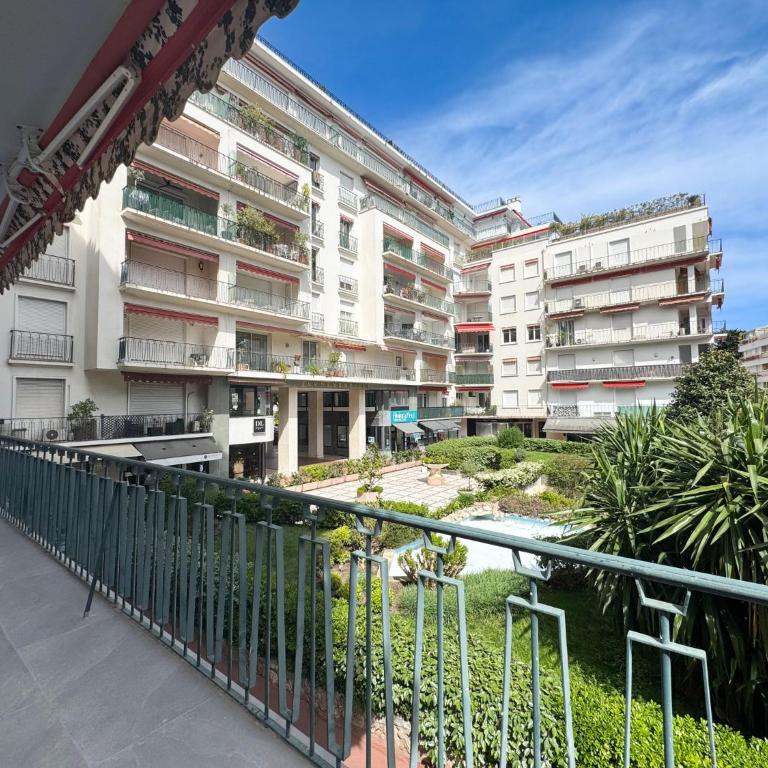 GRAY DUBOY D'ANGERS Luxury 3 bedrooms Croisette - Apartment - 30