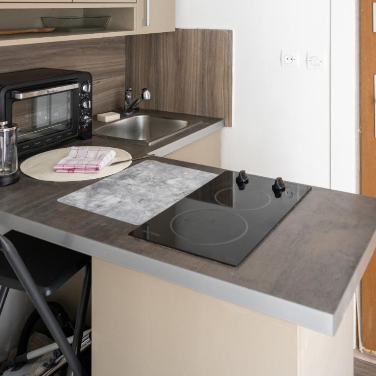Bright and Cosy studio apartment in Republique Paris - Appartement - 10