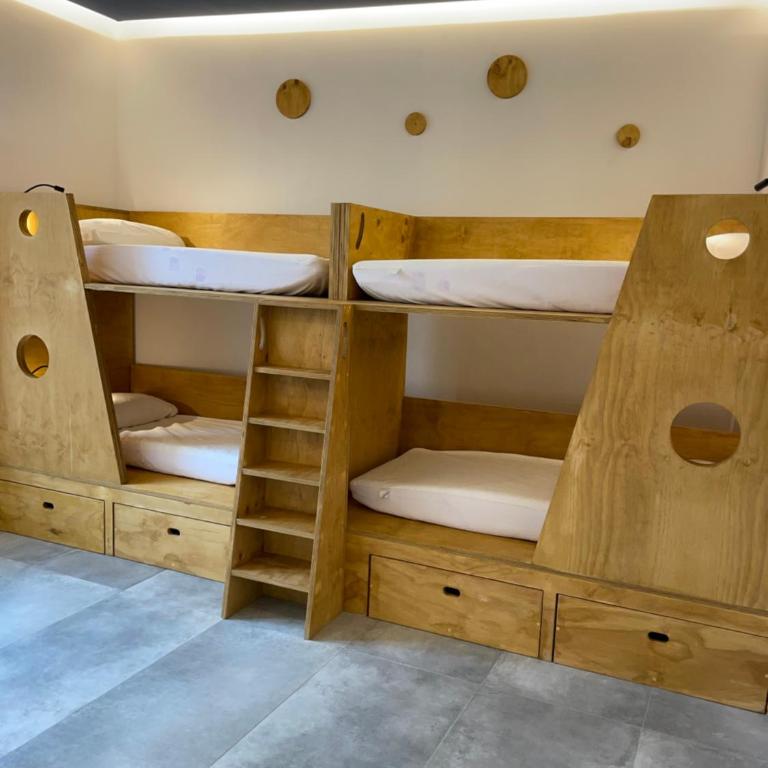 Hotel Paola - Posto Letto in Dormitorio Misto con 4 Letti - 8