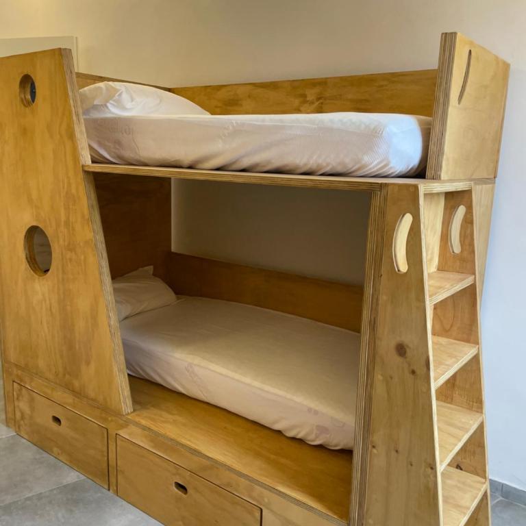 Hotel Paola - Posto Letto in Dormitorio Misto con 4 Letti - 4