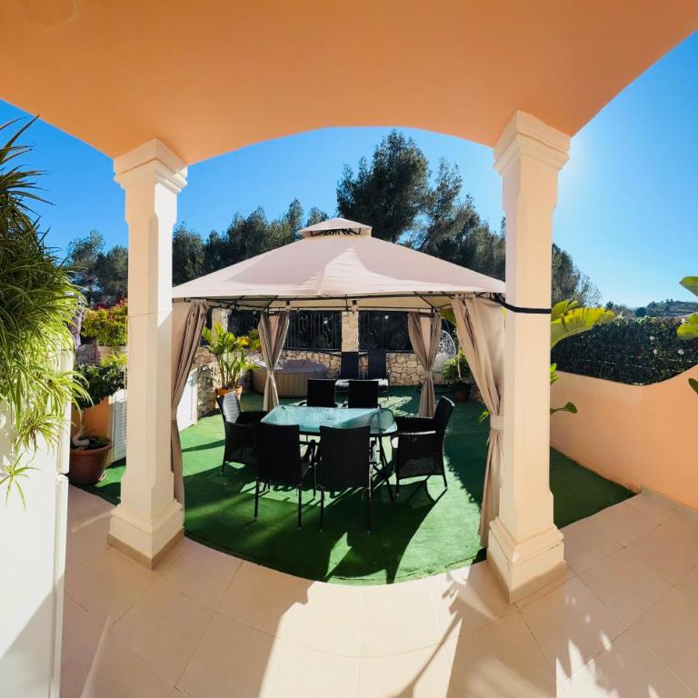 Calpe Casa adosada entorno playa y montaña tranquilidad relax jacuzzi piscina wifi aire jardin barbacoa y parking - Casa de 3 dormitorios - 16
