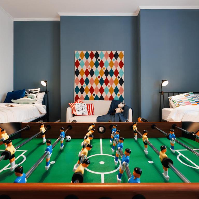 Majestic Home 108m2 with Balcony Foosball Old Town - Three-Bedroom Premium Apartment with Balcony - 2