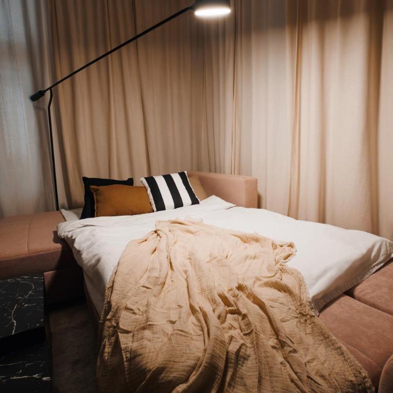 Majestic Home 108m2 with Balcony Foosball Old Town - Three-Bedroom Premium Apartment with Balcony - 19