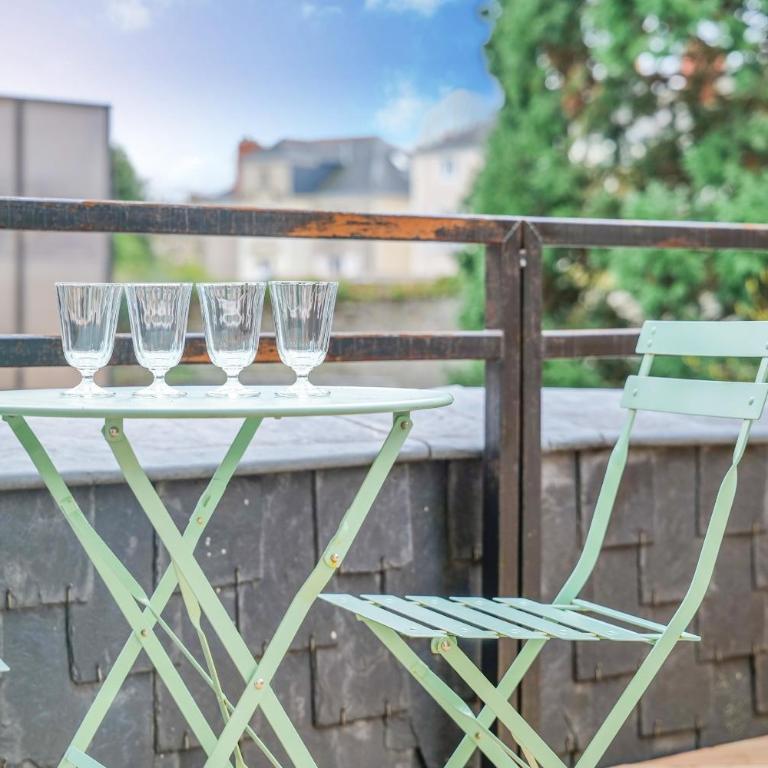Joli studio avec terrasse - proche château - 2 personnes - Studio avec Vue sur Jardin - 6