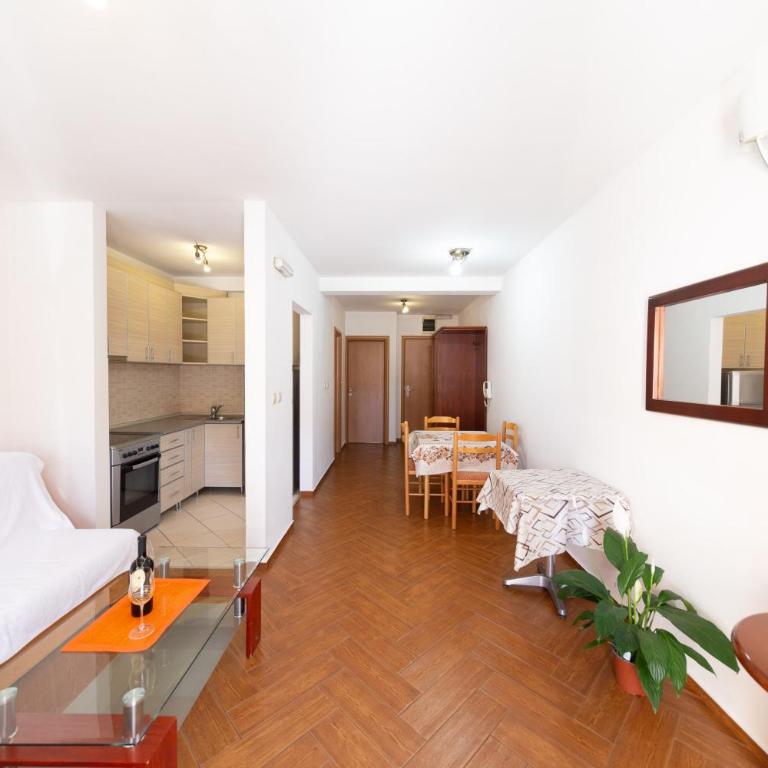 SMS Apartments - One-Bedroom Apartment - 18