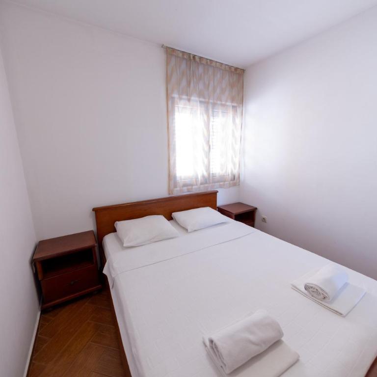 SMS Apartments - One-Bedroom Apartment - 11