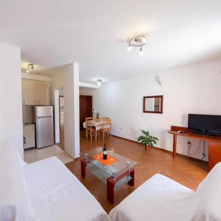 SMS Apartments - One-Bedroom Apartment - 17