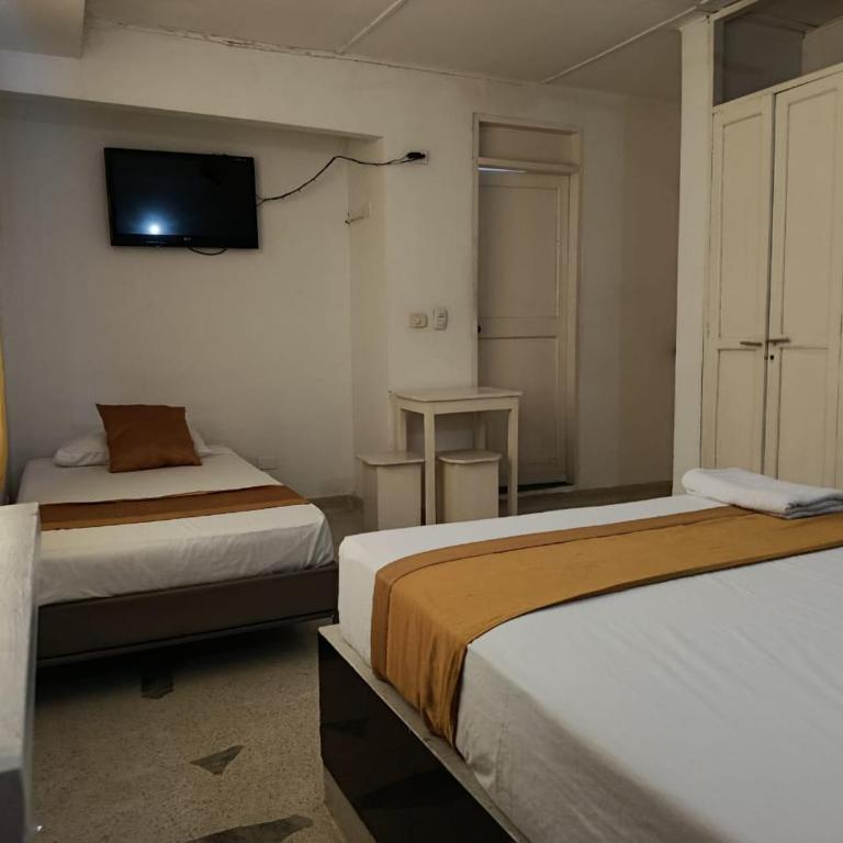 HOSTAL PARMA - Double Room with Private Bathroom - 1