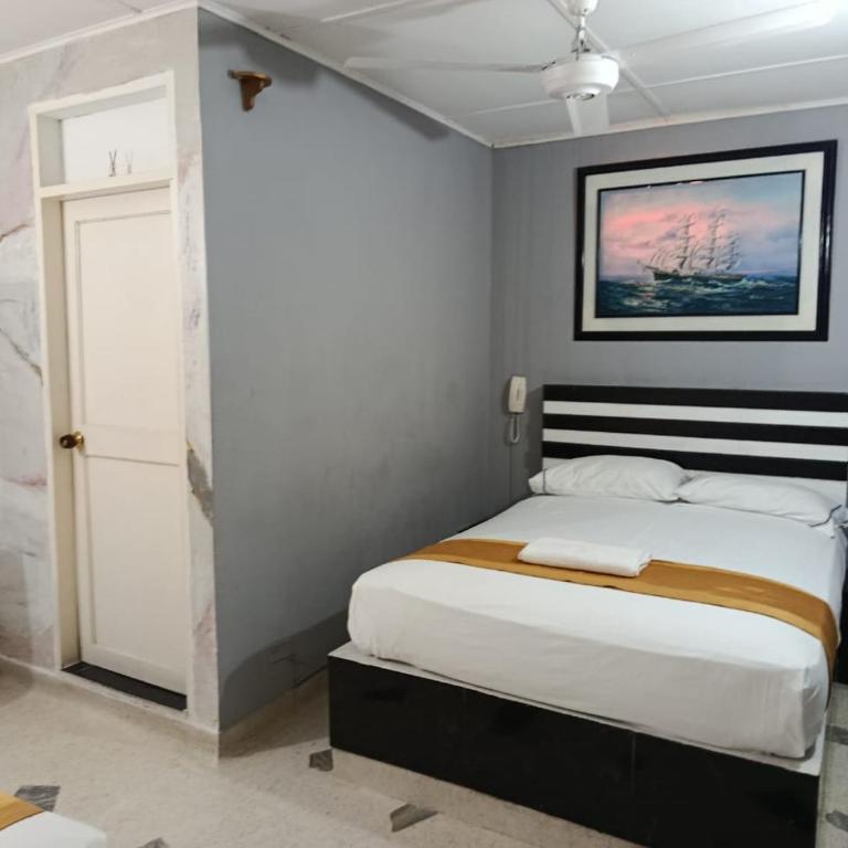 HOSTAL PARMA - Double or Twin Room - 4