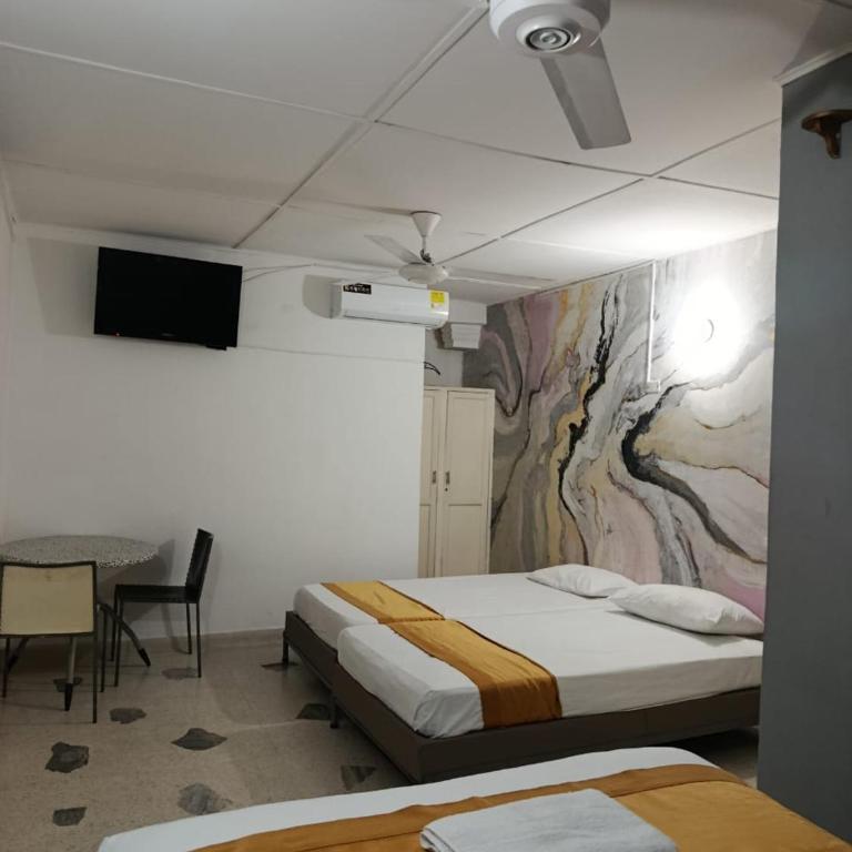 HOSTAL PARMA - Double or Twin Room - 5