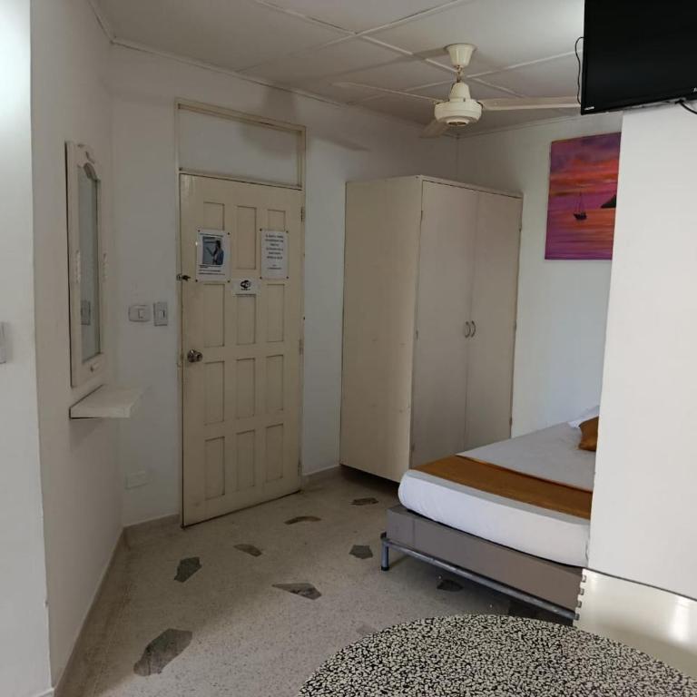 HOSTAL PARMA - Double Room with Private Bathroom - 5