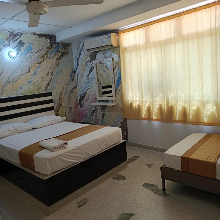 HOSTAL PARMA - Double or Twin Room - 1