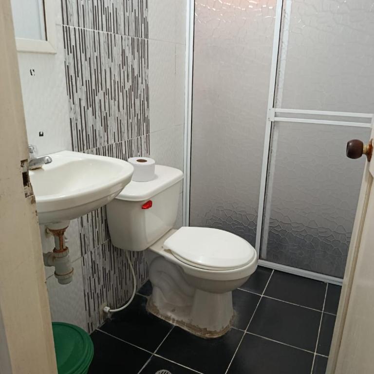HOSTAL PARMA - Double Room with Private Bathroom - 9