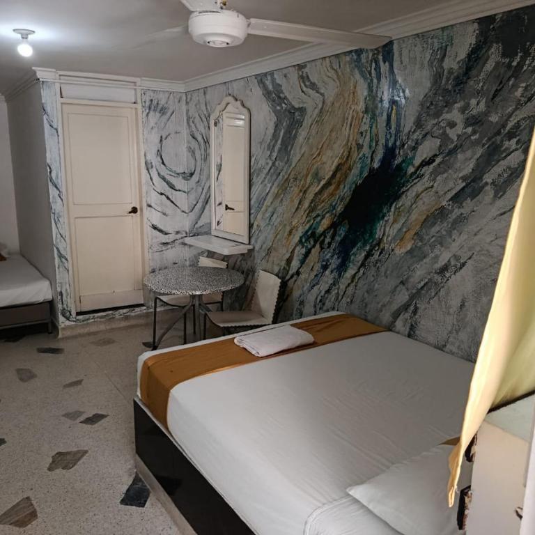 HOSTAL PARMA - Double or Twin Room - 11