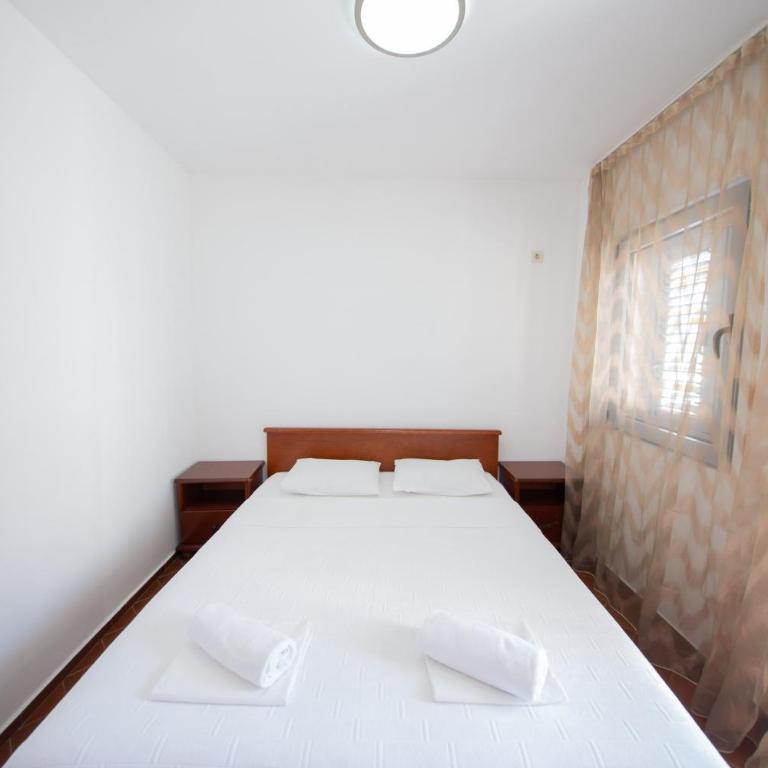 SMS Apartments - One-Bedroom Apartment - 11