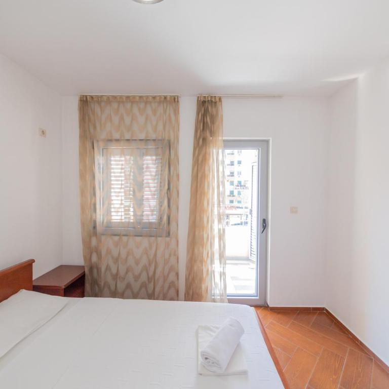 SMS Apartments - One-Bedroom Apartment - 14