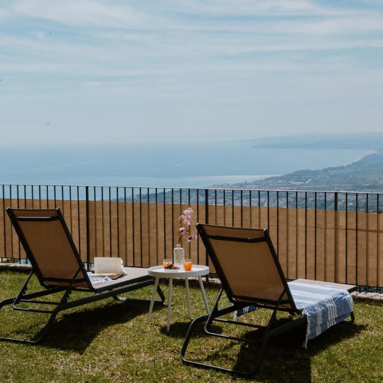 Villa Da Vinci Luxury Panoramic Apartments - Taormina rooms collection - One-Bedroom Apartment with Garden - 26
