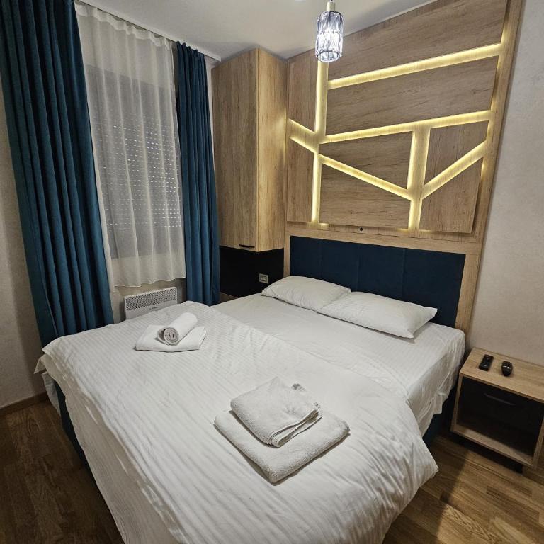 Apartments Univer - Cozy One-Bedroom Apartment - 9