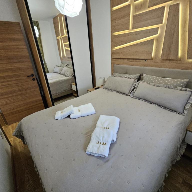 Apartments Univer - Comfort One-Bedroom Apartment - 14