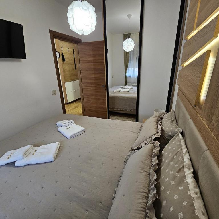 Apartments Univer - Comfort One-Bedroom Apartment - 5