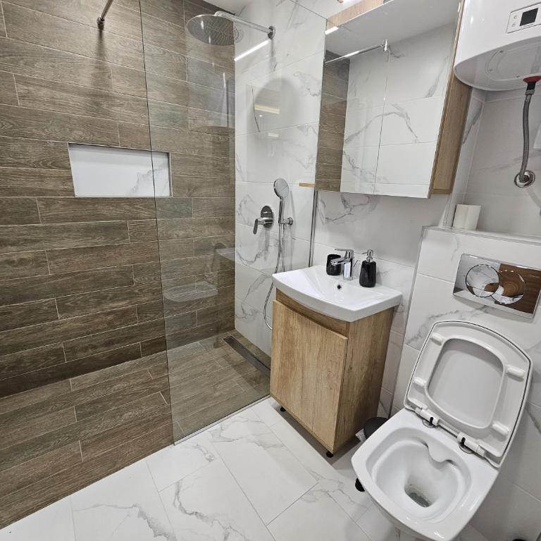 Apartments Univer - Comfort One-Bedroom Apartment - 9