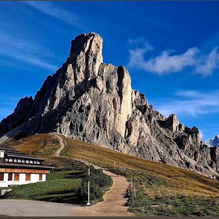 Esperienza Unica al Passo Giau - Appartamento con Vista Panoramica - Appartamento con 2 Camere da Letto e Balcone - 2