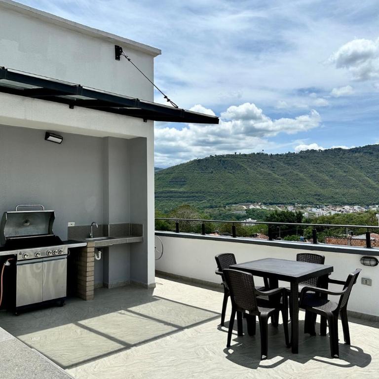 Nuevo, cómodo y con parqueadero - Apartamento de 2 dormitorios - 21
