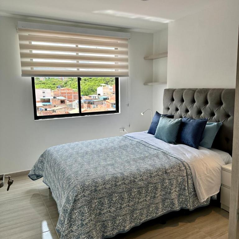 Nuevo, cómodo y con parqueadero - Apartamento de 2 dormitorios - 6